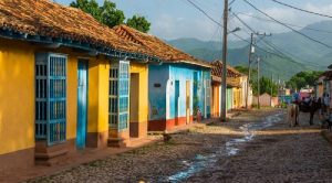 città cubane colorate